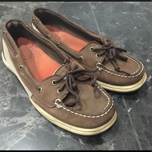 Brown Sperry top Sider shoes